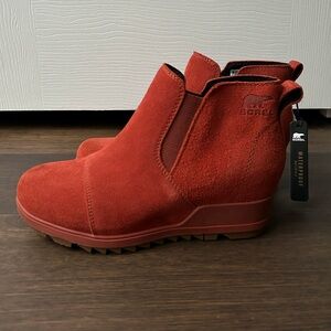 New Sorel Evie suede wedge booties